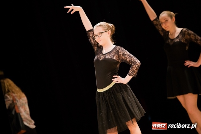 Zdjęcie w galerii na portalu naszraciborz.pl: IX Powiatowy Festiwal Twórczości Artystycznej - konkurs tańca wiadomości z regionu