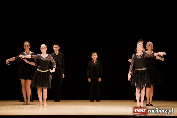 Zdjęcie w galerii na portalu naszraciborz.pl: IX Powiatowy Festiwal Twórczości Artystycznej - konkurs tańca wiadomości z regionu