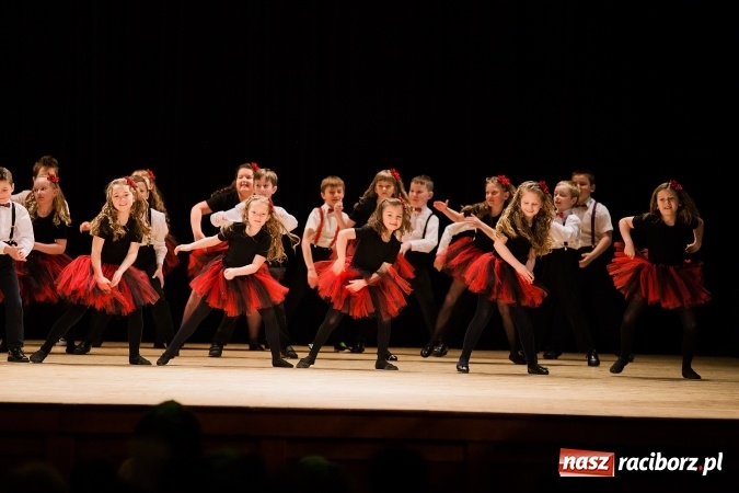 Zdjęcie w galerii na portalu naszraciborz.pl: IX Powiatowy Festiwal Twórczości Artystycznej - konkurs tańca wiadomości z regionu