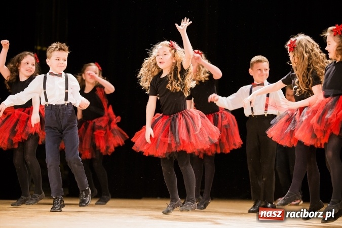 Zdjęcie w galerii na portalu naszraciborz.pl: IX Powiatowy Festiwal Twórczości Artystycznej - konkurs tańca wiadomości z regionu