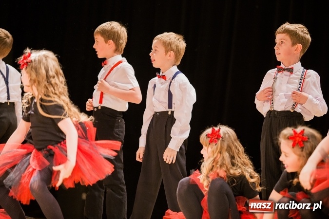 Zdjęcie w galerii na portalu naszraciborz.pl: IX Powiatowy Festiwal Twórczości Artystycznej - konkurs tańca wiadomości z regionu