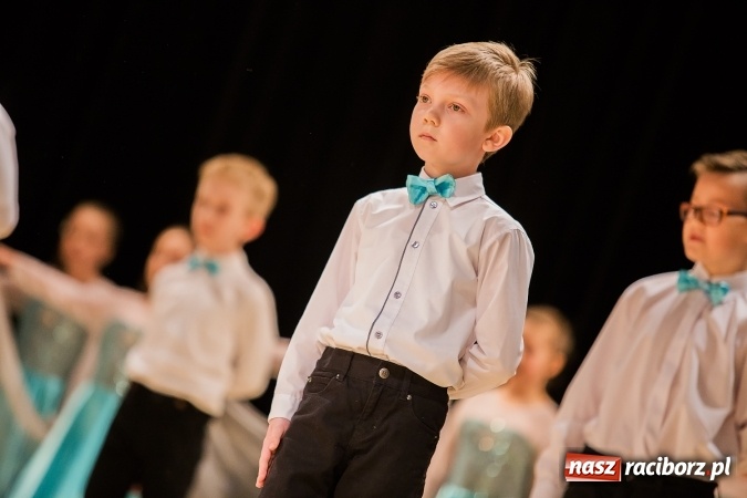 Zdjęcie w galerii na portalu naszraciborz.pl: IX Powiatowy Festiwal Twórczości Artystycznej - konkurs tańca wiadomości z regionu