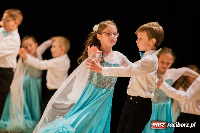 Zdjęcie w galerii na portalu naszraciborz.pl: IX Powiatowy Festiwal Twórczości Artystycznej - konkurs tańca wiadomości z regionu