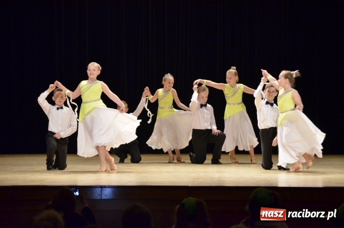 Zdjęcie w galerii na portalu naszraciborz.pl: IX Powiatowy Festiwal Twórczości Artystycznej - konkurs tańca wiadomości z regionu