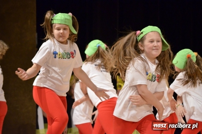 Zdjęcie w galerii na portalu naszraciborz.pl: IX Powiatowy Festiwal Twórczości Artystycznej - konkurs tańca wiadomości z regionu
