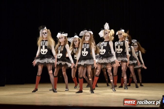 Zdjęcie w galerii na portalu naszraciborz.pl: IX Powiatowy Festiwal Twórczości Artystycznej - konkurs tańca wiadomości z regionu