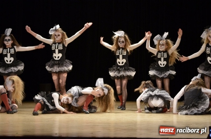 Zdjęcie w galerii na portalu naszraciborz.pl: IX Powiatowy Festiwal Twórczości Artystycznej - konkurs tańca wiadomości z regionu