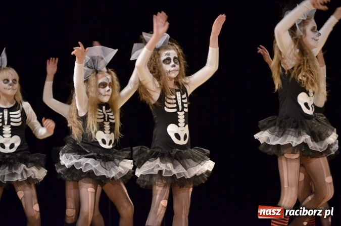 Zdjęcie w galerii na portalu naszraciborz.pl: IX Powiatowy Festiwal Twórczości Artystycznej - konkurs tańca wiadomości z regionu