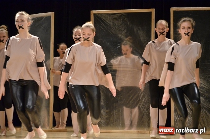 Zdjęcie w galerii na portalu naszraciborz.pl: IX Powiatowy Festiwal Twórczości Artystycznej - konkurs tańca wiadomości z regionu