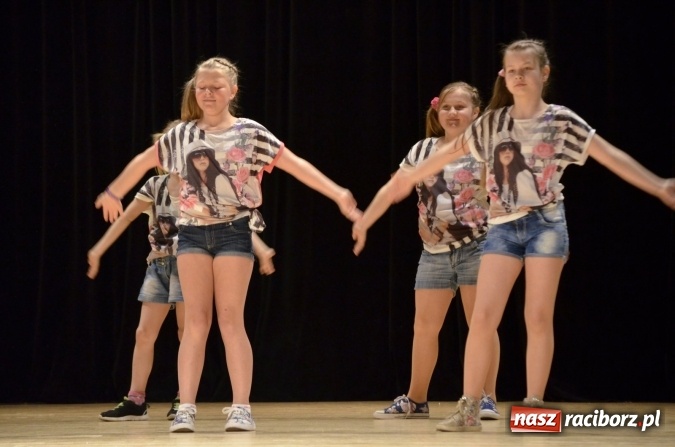 Zdjęcie w galerii na portalu naszraciborz.pl: IX Powiatowy Festiwal Twórczości Artystycznej - konkurs tańca wiadomości z regionu