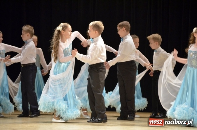 Zdjęcie w galerii na portalu naszraciborz.pl: IX Powiatowy Festiwal Twórczości Artystycznej - konkurs tańca wiadomości z regionu