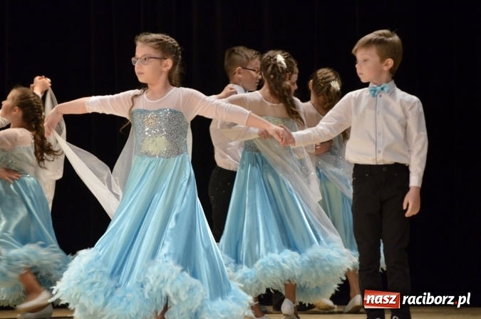 Zdjęcie w galerii na portalu naszraciborz.pl: IX Powiatowy Festiwal Twórczości Artystycznej - konkurs tańca wiadomości z regionu