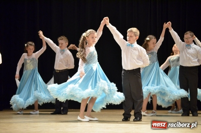Zdjęcie w galerii na portalu naszraciborz.pl: IX Powiatowy Festiwal Twórczości Artystycznej - konkurs tańca wiadomości z regionu