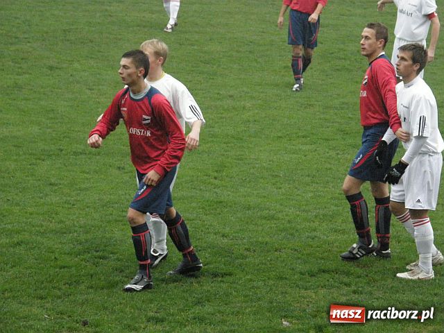 Zdjęcie w galerii na portalu naszraciborz.pl: Dwa gole w doliczonym czasie gry wiadomości z regionu