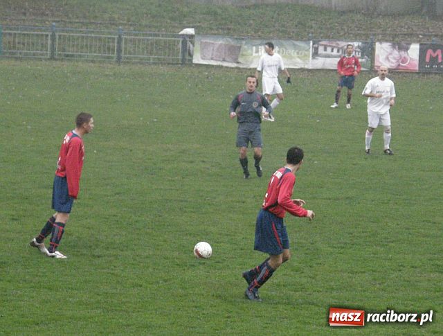 Zdjęcie w galerii na portalu naszraciborz.pl: Dwa gole w doliczonym czasie gry wiadomości z regionu