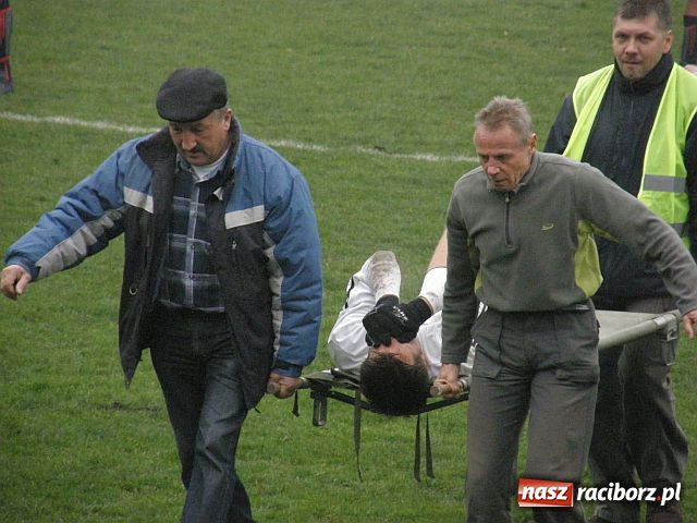 Zdjęcie w galerii na portalu naszraciborz.pl: Dwa gole w doliczonym czasie gry wiadomości z regionu