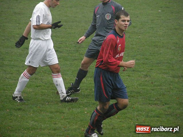 Zdjęcie w galerii na portalu naszraciborz.pl: Dwa gole w doliczonym czasie gry wiadomości z regionu