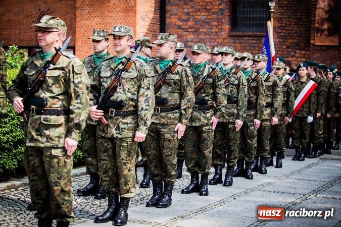 Zdjęcie w galerii na portalu naszraciborz.pl: Podhalańczycy w Raciborzu - FOTOREPORTAŻ z obchodów 25-lecia Straży Granicznej wiadomości z regionu
