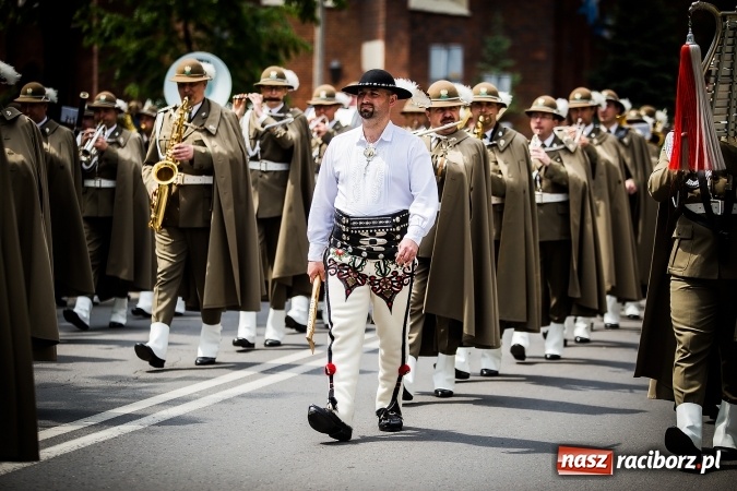Zdjęcie w galerii na portalu naszraciborz.pl: Podhalańczycy w Raciborzu - FOTOREPORTAŻ z obchodów 25-lecia Straży Granicznej wiadomości z regionu