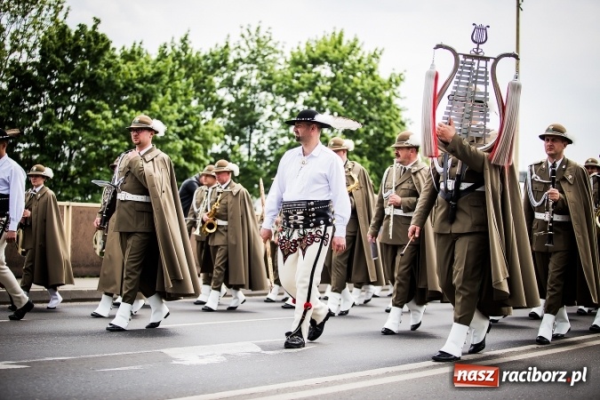 Zdjęcie w galerii na portalu naszraciborz.pl: Podhalańczycy w Raciborzu - FOTOREPORTAŻ z obchodów 25-lecia Straży Granicznej wiadomości z regionu