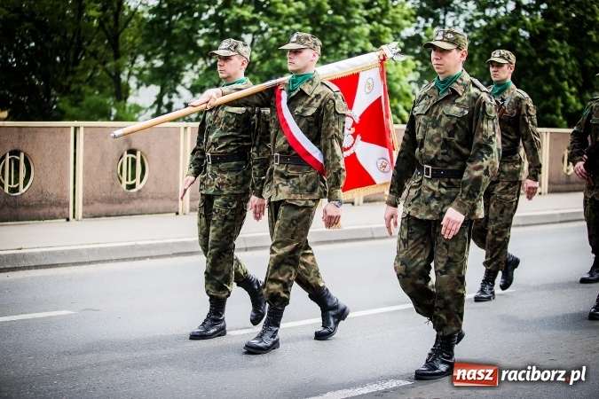 Zdjęcie w galerii na portalu naszraciborz.pl: Podhalańczycy w Raciborzu - FOTOREPORTAŻ z obchodów 25-lecia Straży Granicznej wiadomości z regionu