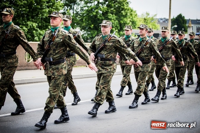 Zdjęcie w galerii na portalu naszraciborz.pl: Podhalańczycy w Raciborzu - FOTOREPORTAŻ z obchodów 25-lecia Straży Granicznej wiadomości z regionu