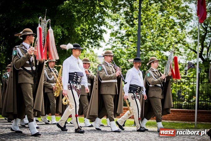 Zdjęcie w galerii na portalu naszraciborz.pl: Podhalańczycy w Raciborzu - FOTOREPORTAŻ z obchodów 25-lecia Straży Granicznej wiadomości z regionu