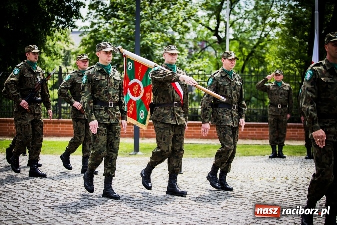 Zdjęcie w galerii na portalu naszraciborz.pl: Podhalańczycy w Raciborzu - FOTOREPORTAŻ z obchodów 25-lecia Straży Granicznej wiadomości z regionu