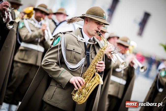 Zdjęcie w galerii na portalu naszraciborz.pl: Podhalańczycy w Raciborzu - FOTOREPORTAŻ z obchodów 25-lecia Straży Granicznej wiadomości z regionu