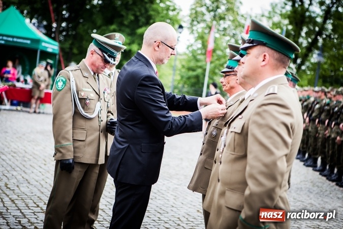 Zdjęcie w galerii na portalu naszraciborz.pl: Podhalańczycy w Raciborzu - FOTOREPORTAŻ z obchodów 25-lecia Straży Granicznej wiadomości z regionu