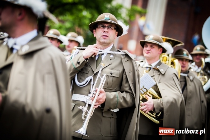 Zdjęcie w galerii na portalu naszraciborz.pl: Podhalańczycy w Raciborzu - FOTOREPORTAŻ z obchodów 25-lecia Straży Granicznej wiadomości z regionu