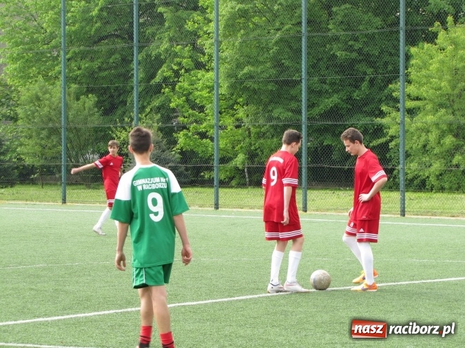 Zdjęcie w galerii na portalu naszraciborz.pl: Piłkarze Gimnazjum nr 1 najlepsi w powiecie wiadomości z regionu