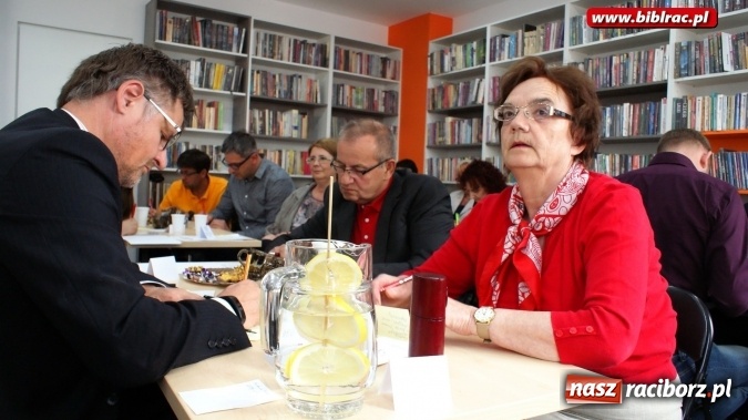 Zdjęcie w galerii na portalu naszraciborz.pl: Rozwijamy skrzydła Polski lokalnej - debata w raciborskiej bibliotece wiadomości z regionu