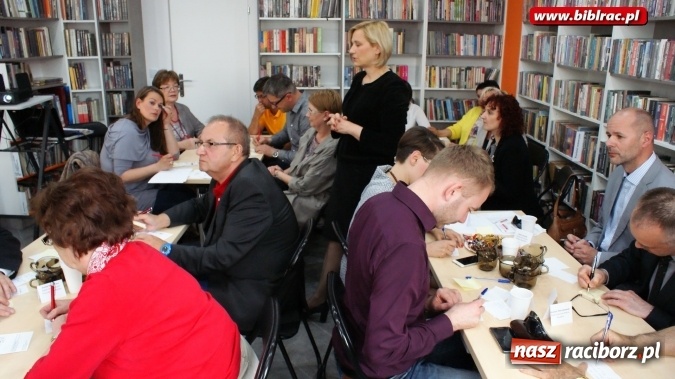 Zdjęcie w galerii na portalu naszraciborz.pl: Rozwijamy skrzydła Polski lokalnej - debata w raciborskiej bibliotece wiadomości z regionu