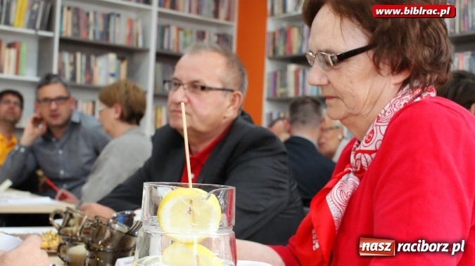 Zdjęcie w galerii na portalu naszraciborz.pl: Rozwijamy skrzydła Polski lokalnej - debata w raciborskiej bibliotece wiadomości z regionu