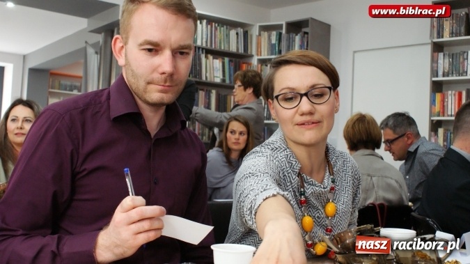 Zdjęcie w galerii na portalu naszraciborz.pl: Rozwijamy skrzydła Polski lokalnej - debata w raciborskiej bibliotece wiadomości z regionu
