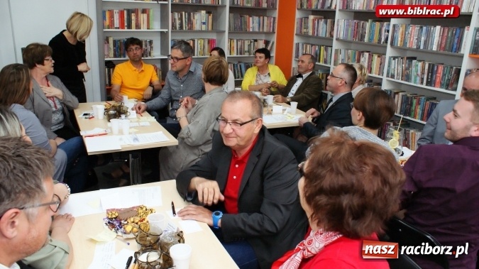 Zdjęcie w galerii na portalu naszraciborz.pl: Rozwijamy skrzydła Polski lokalnej - debata w raciborskiej bibliotece wiadomości z regionu