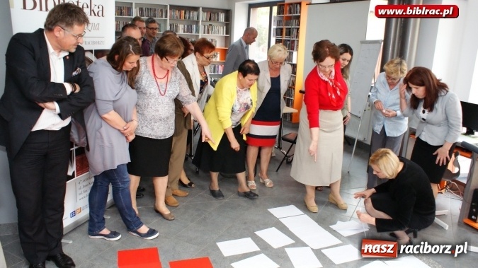 Zdjęcie w galerii na portalu naszraciborz.pl: Rozwijamy skrzydła Polski lokalnej - debata w raciborskiej bibliotece wiadomości z regionu