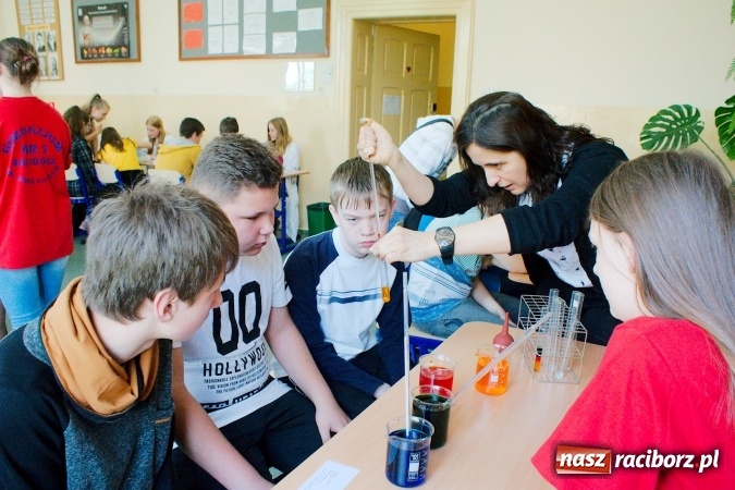 Zdjęcie w galerii na portalu naszraciborz.pl: Piknik naukowy z okazji Dni Otwartych G5 wiadomości z regionu