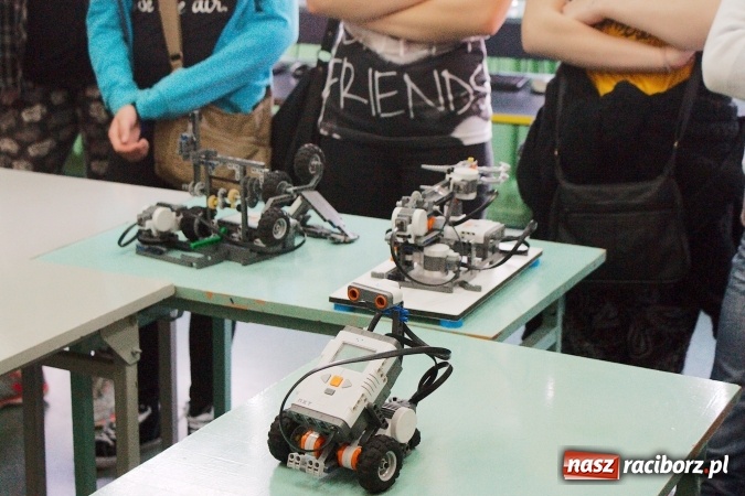 Zdjęcie w galerii na portalu naszraciborz.pl: Piknik naukowy z okazji Dni Otwartych G5 wiadomości z regionu