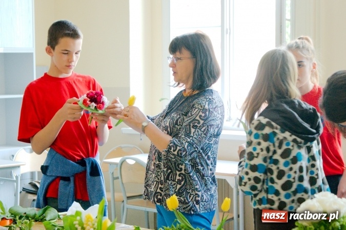 Zdjęcie w galerii na portalu naszraciborz.pl: Piknik naukowy z okazji Dni Otwartych G5 wiadomości z regionu