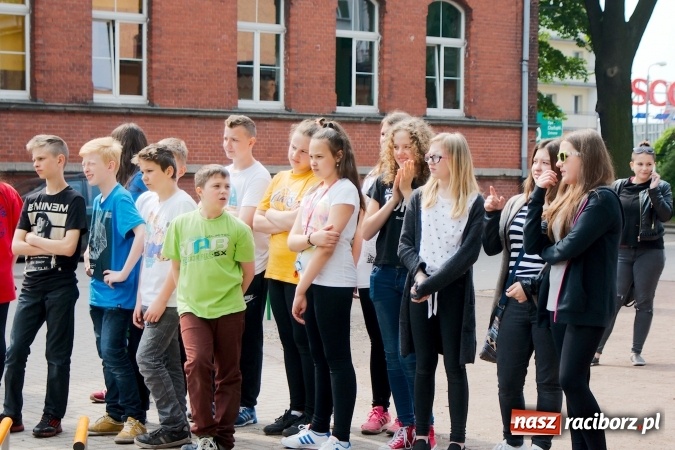 Zdjęcie w galerii na portalu naszraciborz.pl: Piknik naukowy z okazji Dni Otwartych G5 wiadomości z regionu