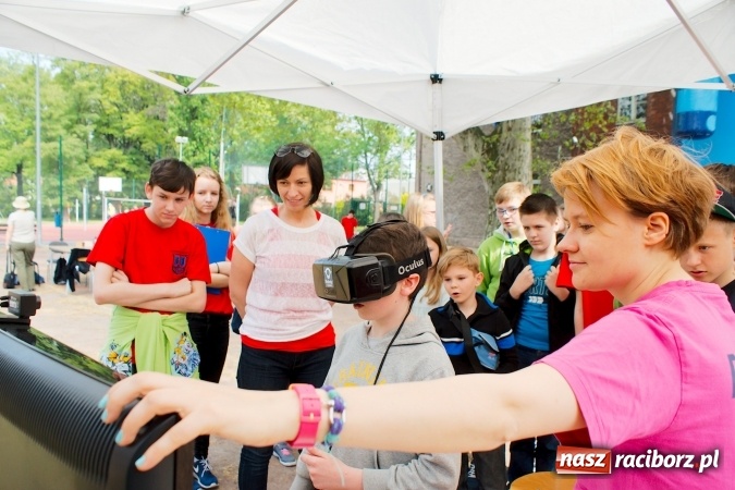 Zdjęcie w galerii na portalu naszraciborz.pl: Piknik naukowy z okazji Dni Otwartych G5 wiadomości z regionu