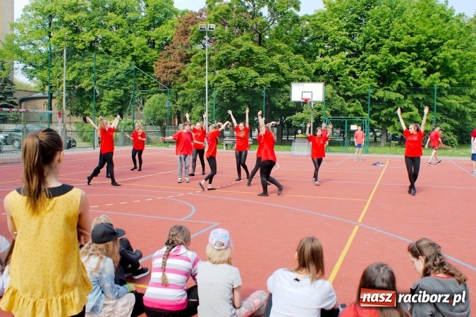 Zdjęcie w galerii na portalu naszraciborz.pl: Piknik naukowy z okazji Dni Otwartych G5 wiadomości z regionu
