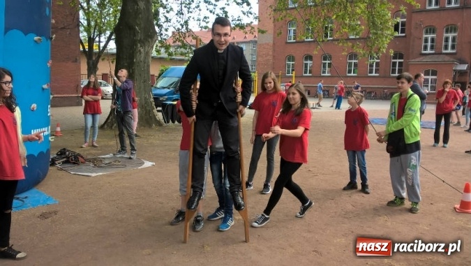 Zdjęcie w galerii na portalu naszraciborz.pl: Piknik naukowy z okazji Dni Otwartych G5 wiadomości z regionu