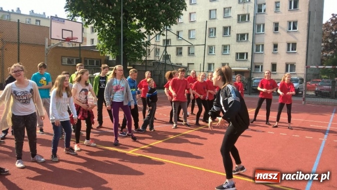 Zdjęcie w galerii na portalu naszraciborz.pl: Piknik naukowy z okazji Dni Otwartych G5 wiadomości z regionu