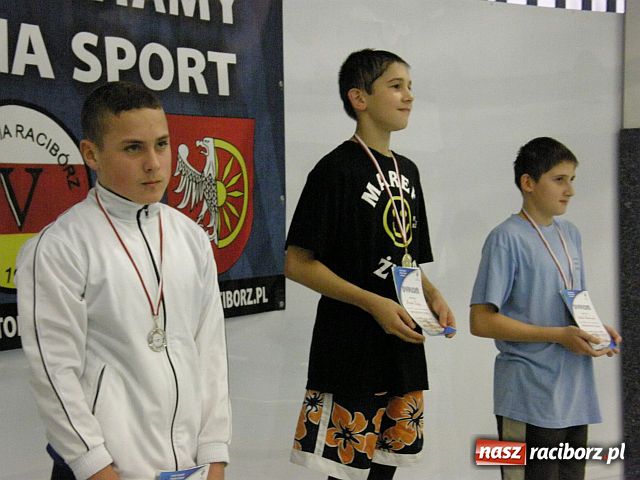 Zdjęcie w galerii na portalu naszraciborz.pl: Młodzi pływacy walczyli o medale wiadomości z regionu