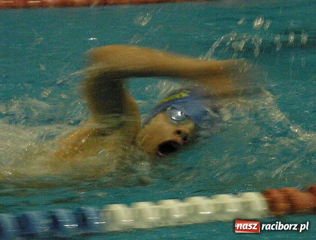 Zdjęcie w galerii na portalu naszraciborz.pl: Młodzi pływacy walczyli o medale wiadomości z regionu
