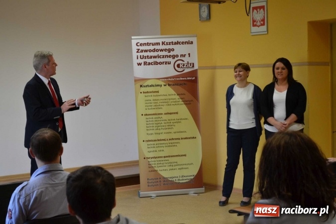 Zdjęcie w galerii na portalu naszraciborz.pl: Chemia wody atrakcyjna dla gimnazjalist&oacute;w wiadomości z regionu