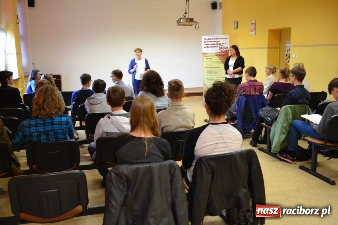 Zdjęcie w galerii na portalu naszraciborz.pl: Chemia wody atrakcyjna dla gimnazjalist&oacute;w wiadomości z regionu